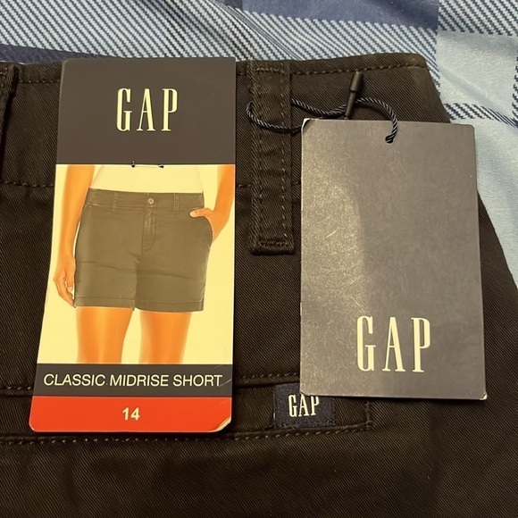 NWT GAP classic midrise short black size 14 - Picture 3 of 5